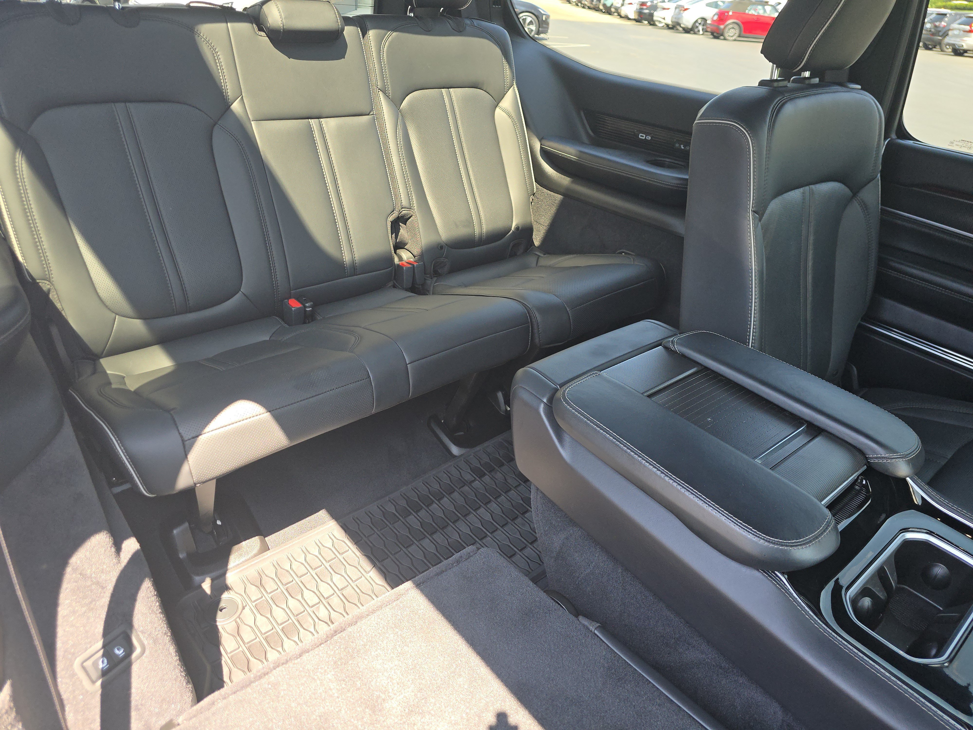 Used 2025 Jeep Grand Wagoneer Series II Obsidian w/ Quick Order Packagew 28T AWD/4WD image 20