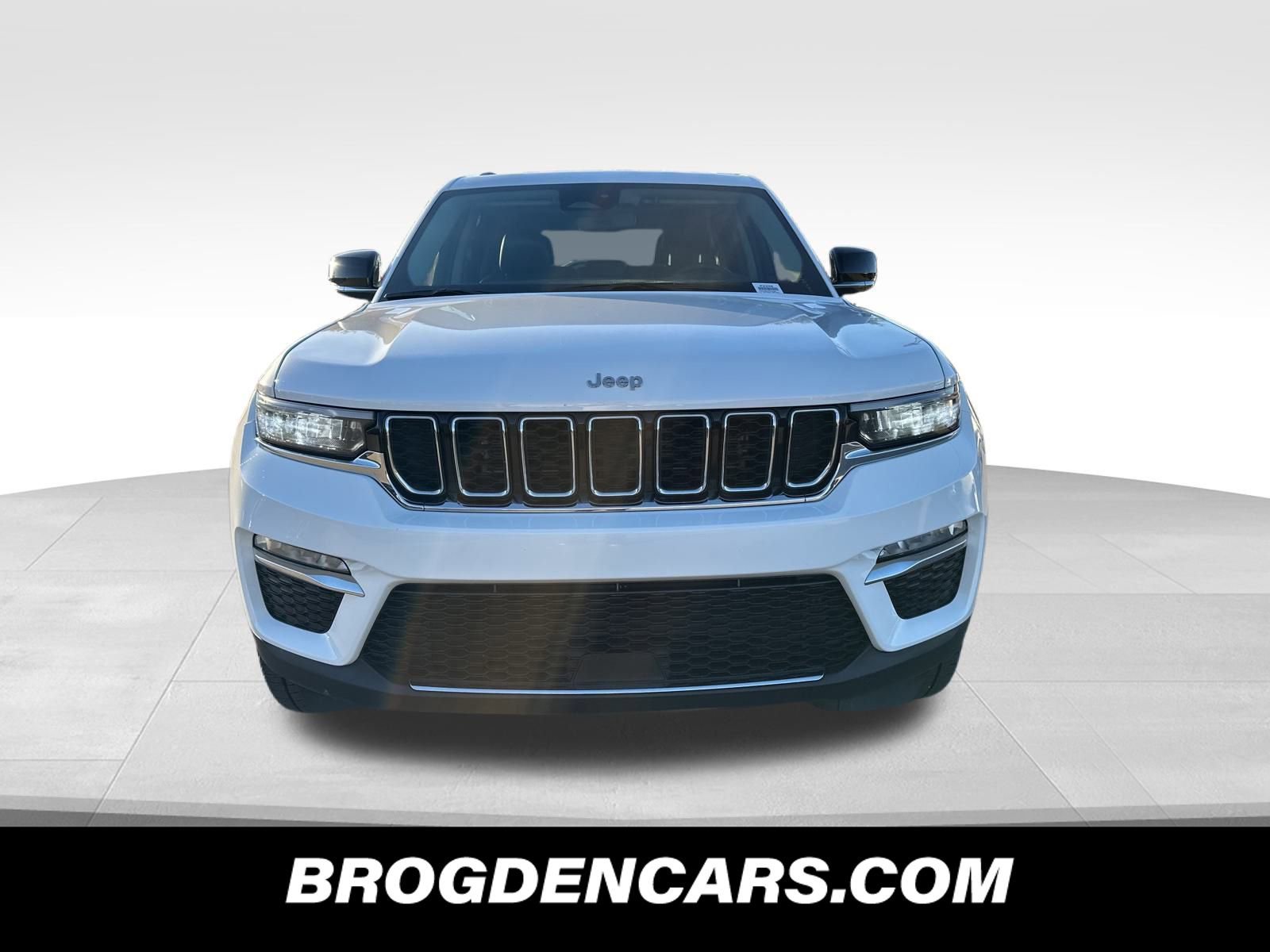 Used 2023 Jeep Grand Cherokee Limited image 9