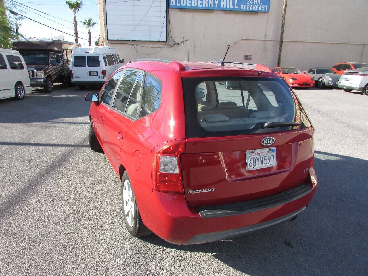 Used 2007 Kia Rondo LX w/ Convenience Pkg FWD image 16