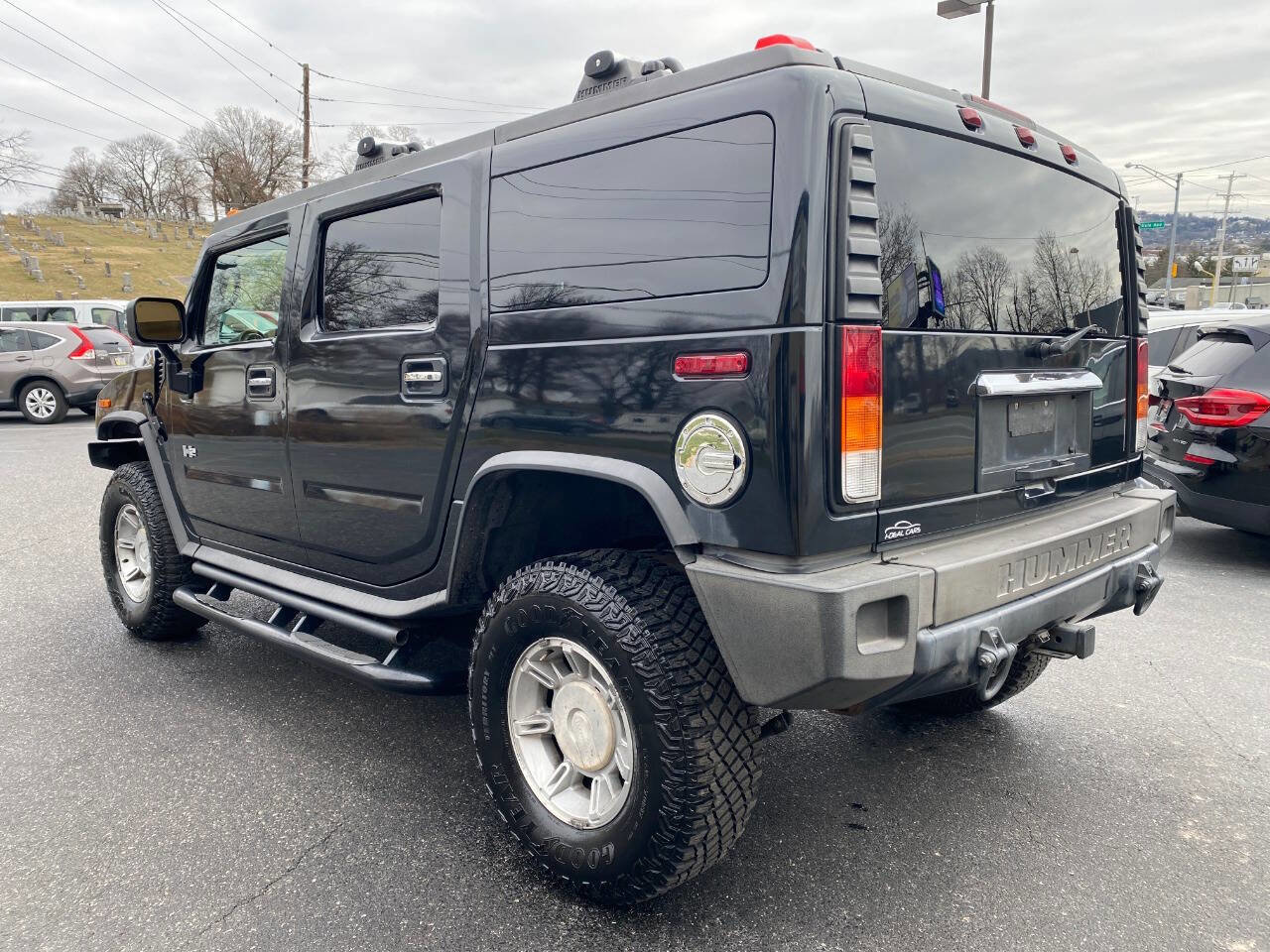 Used 2003 HUMMER H2 w/ Preferred Equipment Group image 5