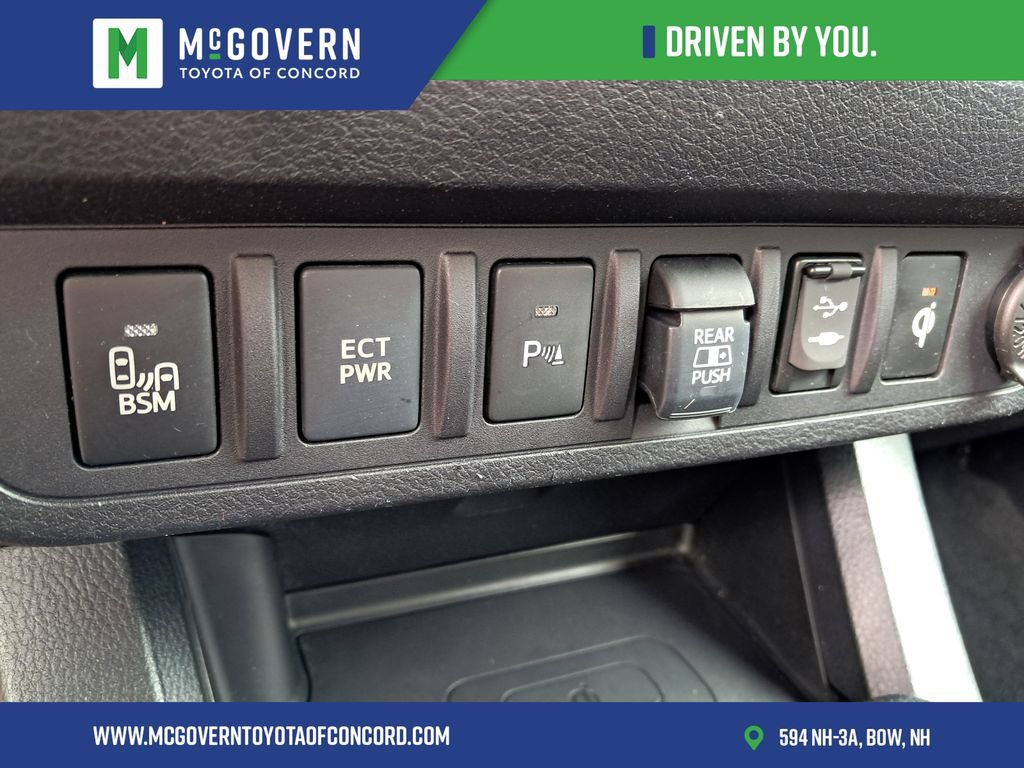 Used 2019 Toyota Tacoma TRD Off-Road w/ Technology Package AWD/4WD image 25