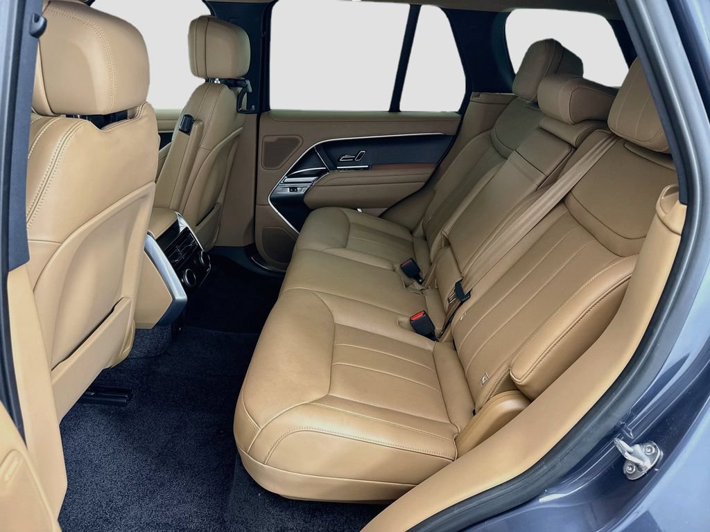 Certified 2026 Land Rover Range Rover SE AWD/4WD image 19