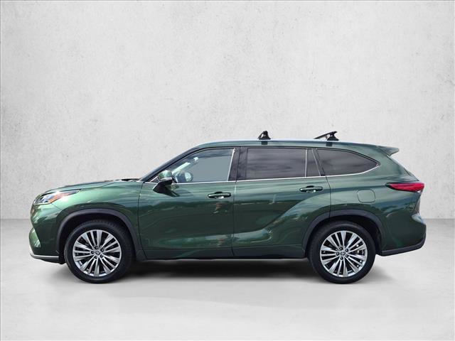 Used 2023 Toyota Highlander Platinum FWD image 9