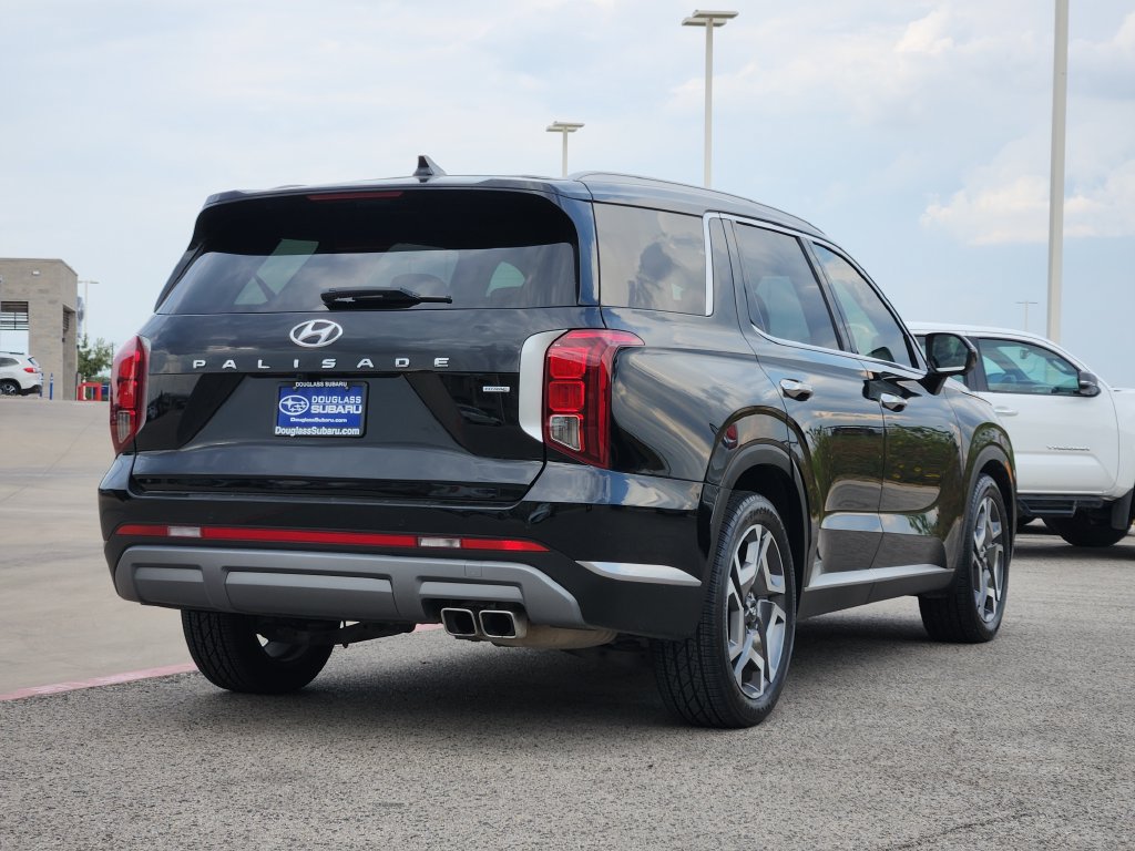 Used 2023 Hyundai Palisade SEL w/ Premium Package AWD/4WD image 4