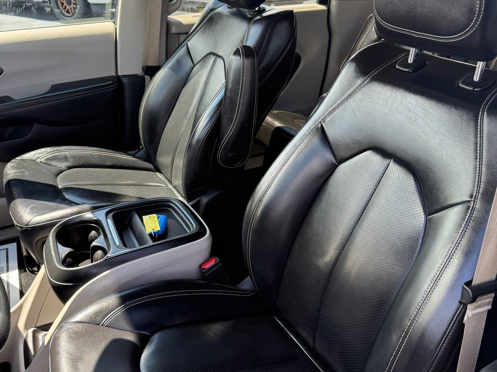Used 2020 Chrysler Voyager Lxi FWD image 50