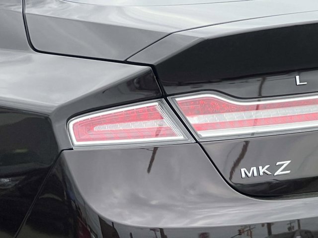 Used 2020 Lincoln MKZ w/ Convenience Package FWD image 8