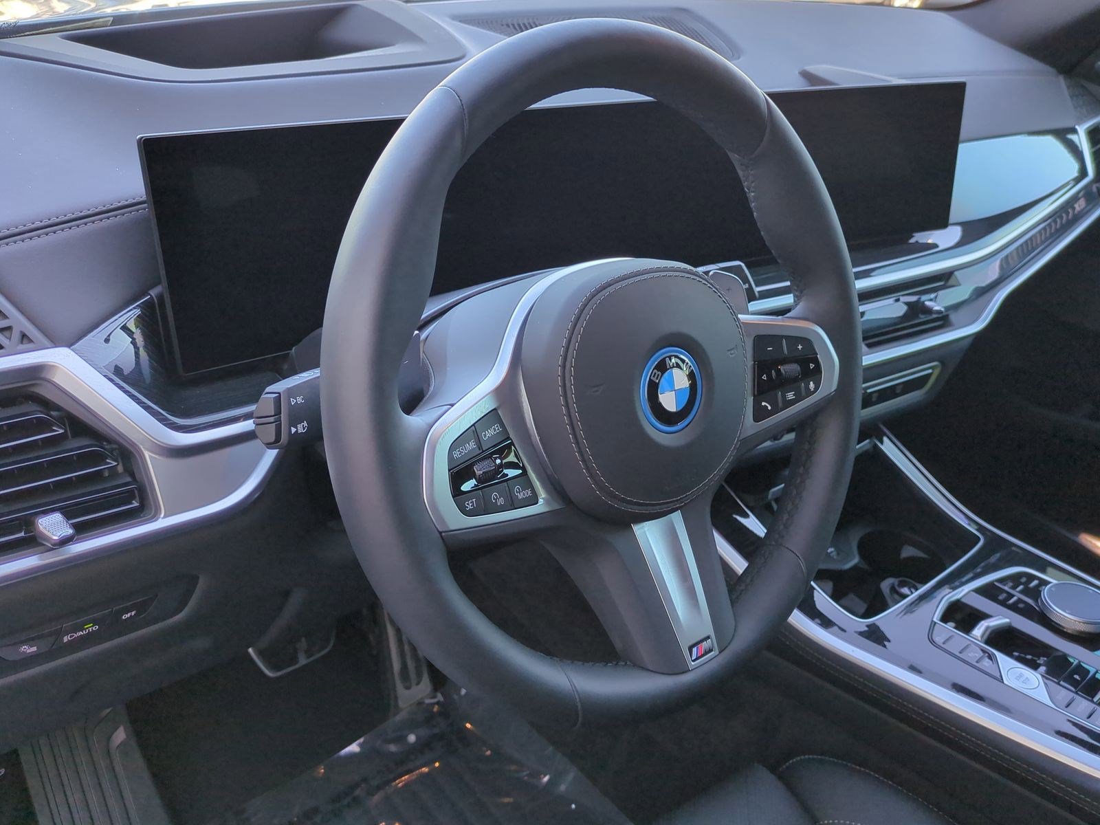 Certified 2025 BMW X5 xDrive50e w/ M Sport Package AWD/4WD image 18