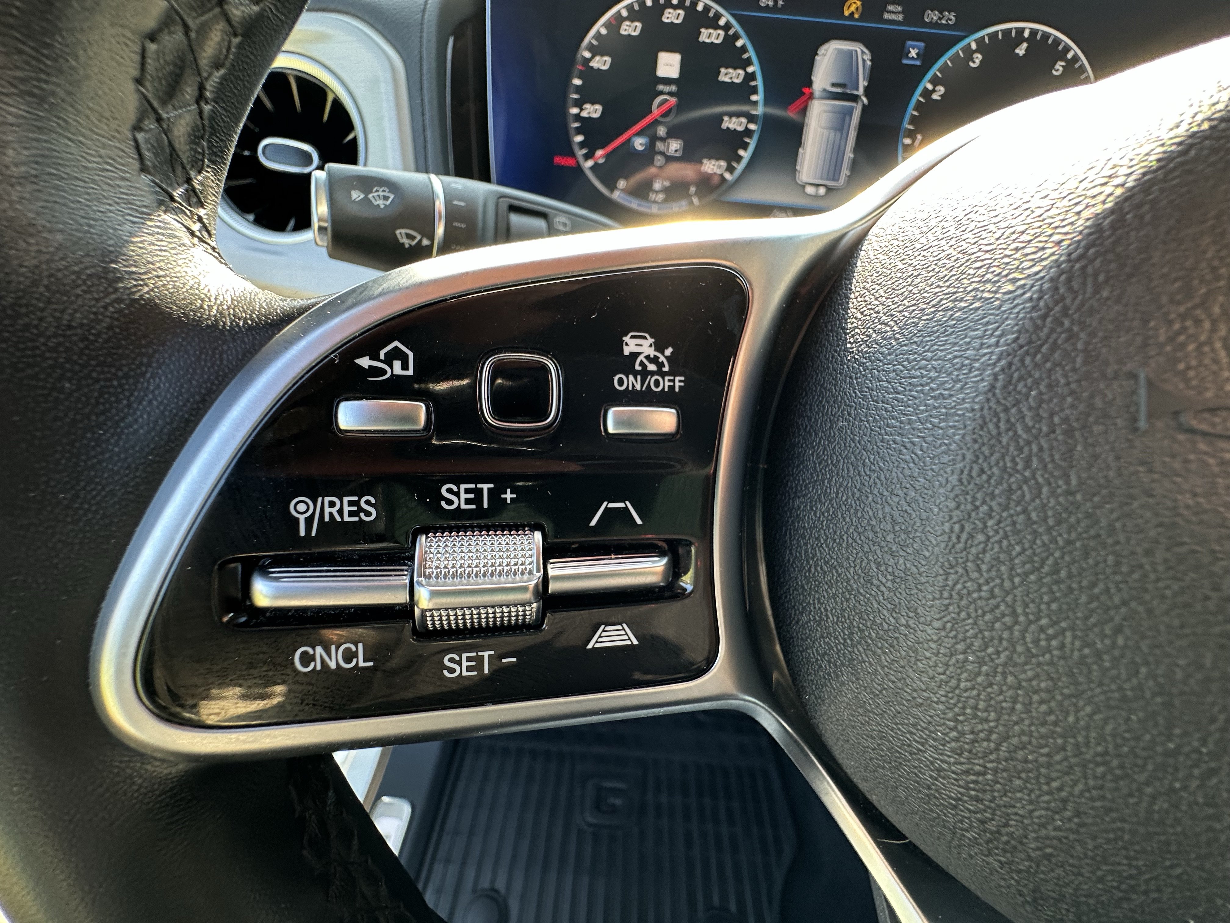 Used 2022 Mercedes-Benz G 550 image 19