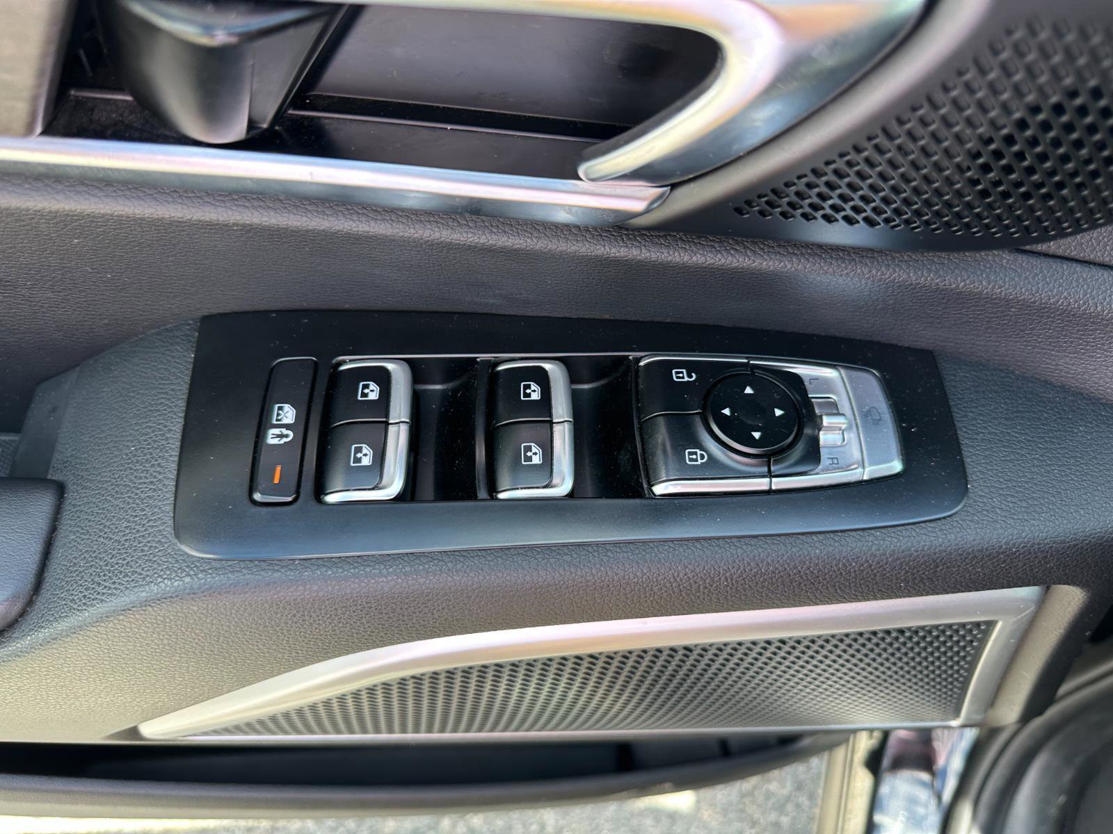 Used 2022 Kia Telluride EX w/ EX Premium Package image 11