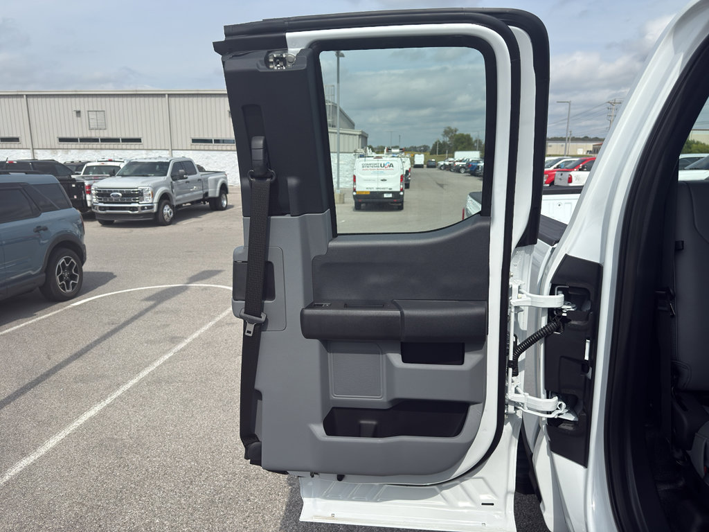 New 2025 Ford F350 XL w/ XL Chrome Package image 15