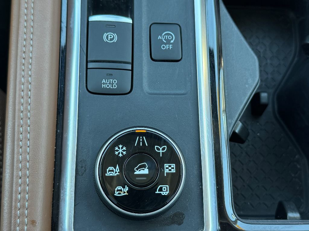 Used 2024 Nissan Pathfinder Platinum image 20