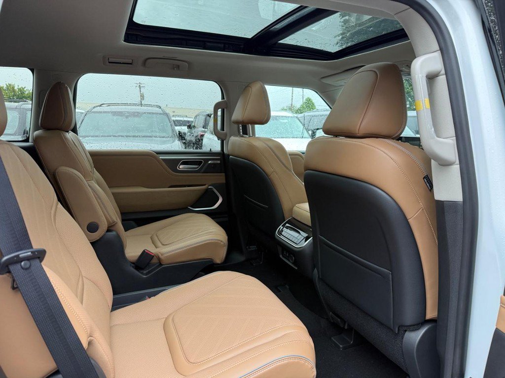 New 2027 INFINITI QX80 Luxe w/ Cargo Package AWD/4WD image 6