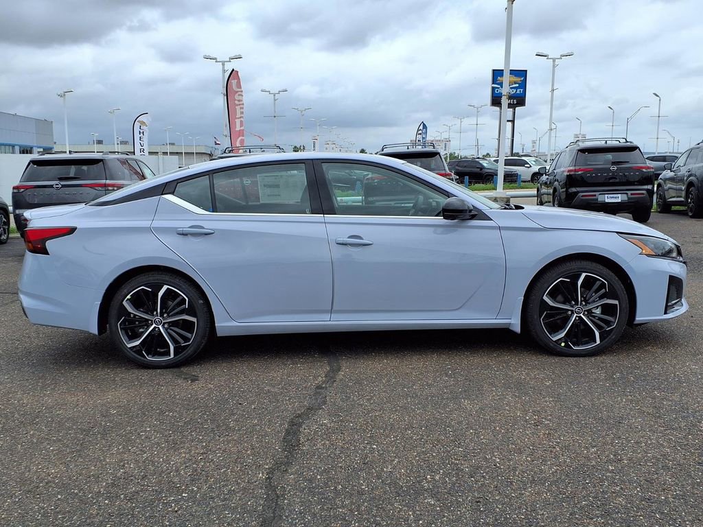 New 2026 Nissan Altima 2.5 SR w/ SR Premium Package FWD image 8