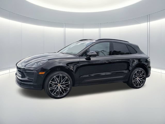 Used 2023 Porsche Macan AWD/4WD image 2
