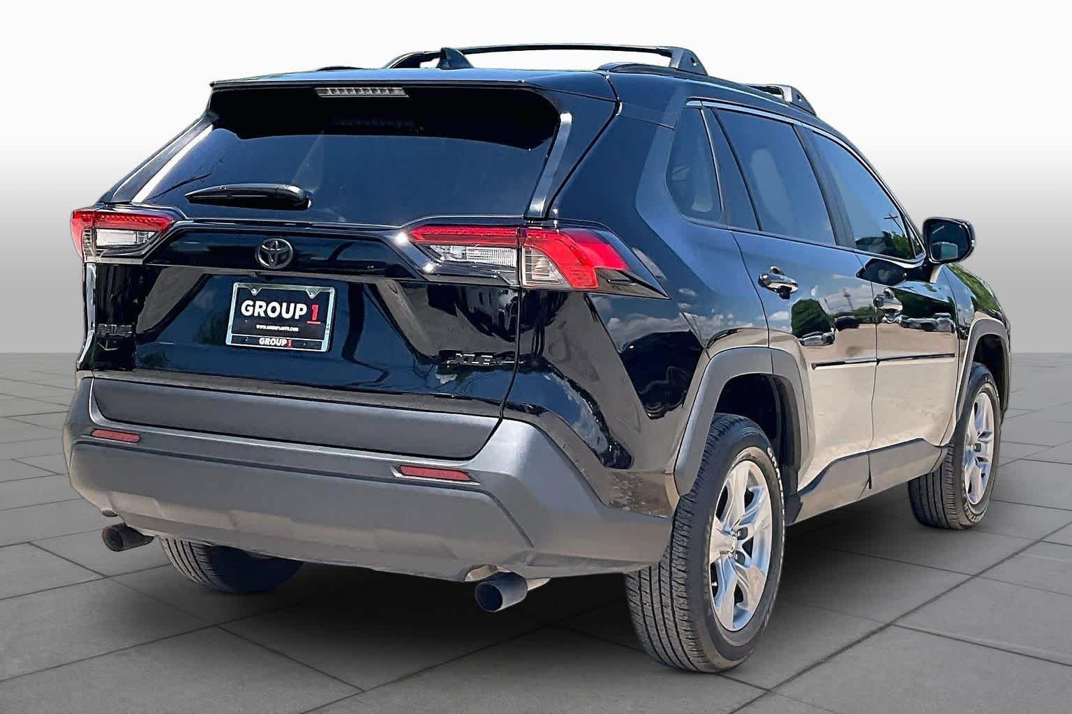 Used 2025 Toyota RAV4 XLE w/ Convenience Package FWD image 13