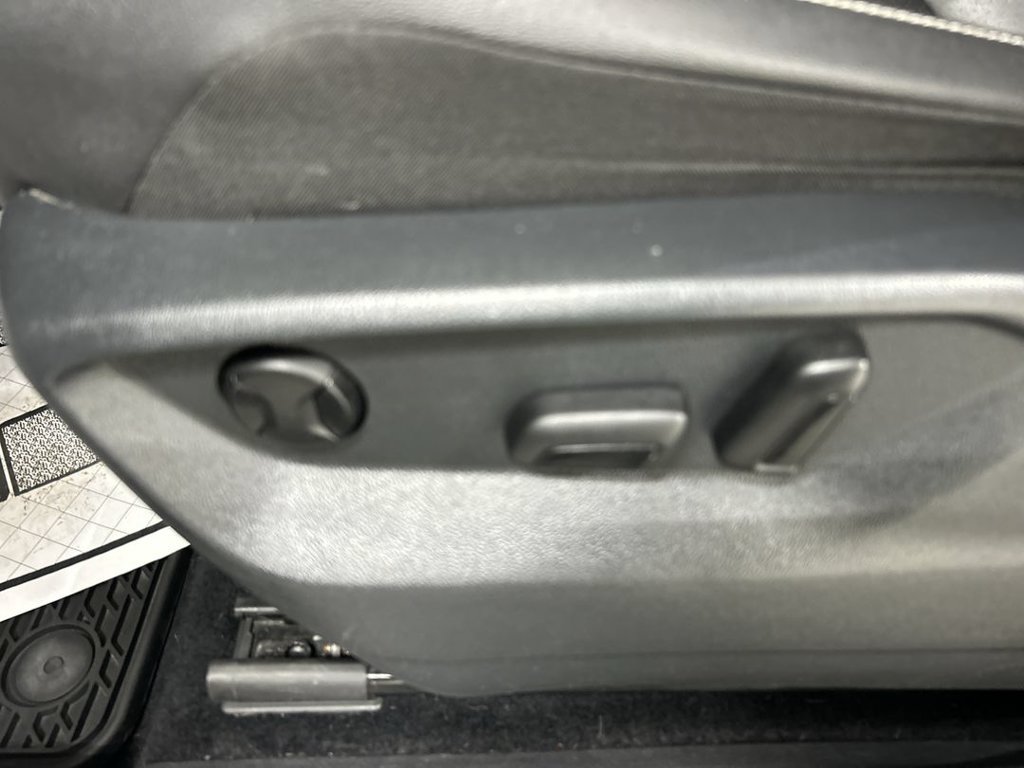 Used 2021 Volkswagen Tiguan SE w/ Panoramic Sunroof Package AWD/4WD image 10