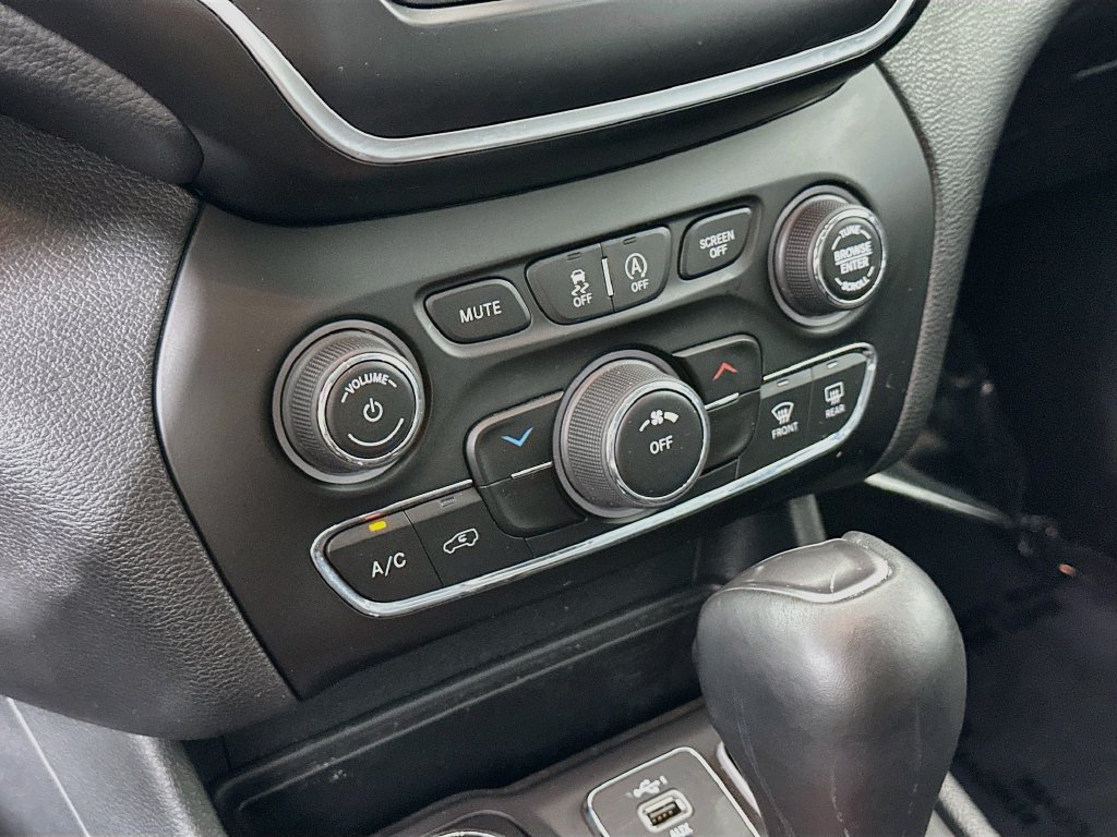Certified 2021 Jeep Cherokee Latitude Lux AWD/4WD image 24
