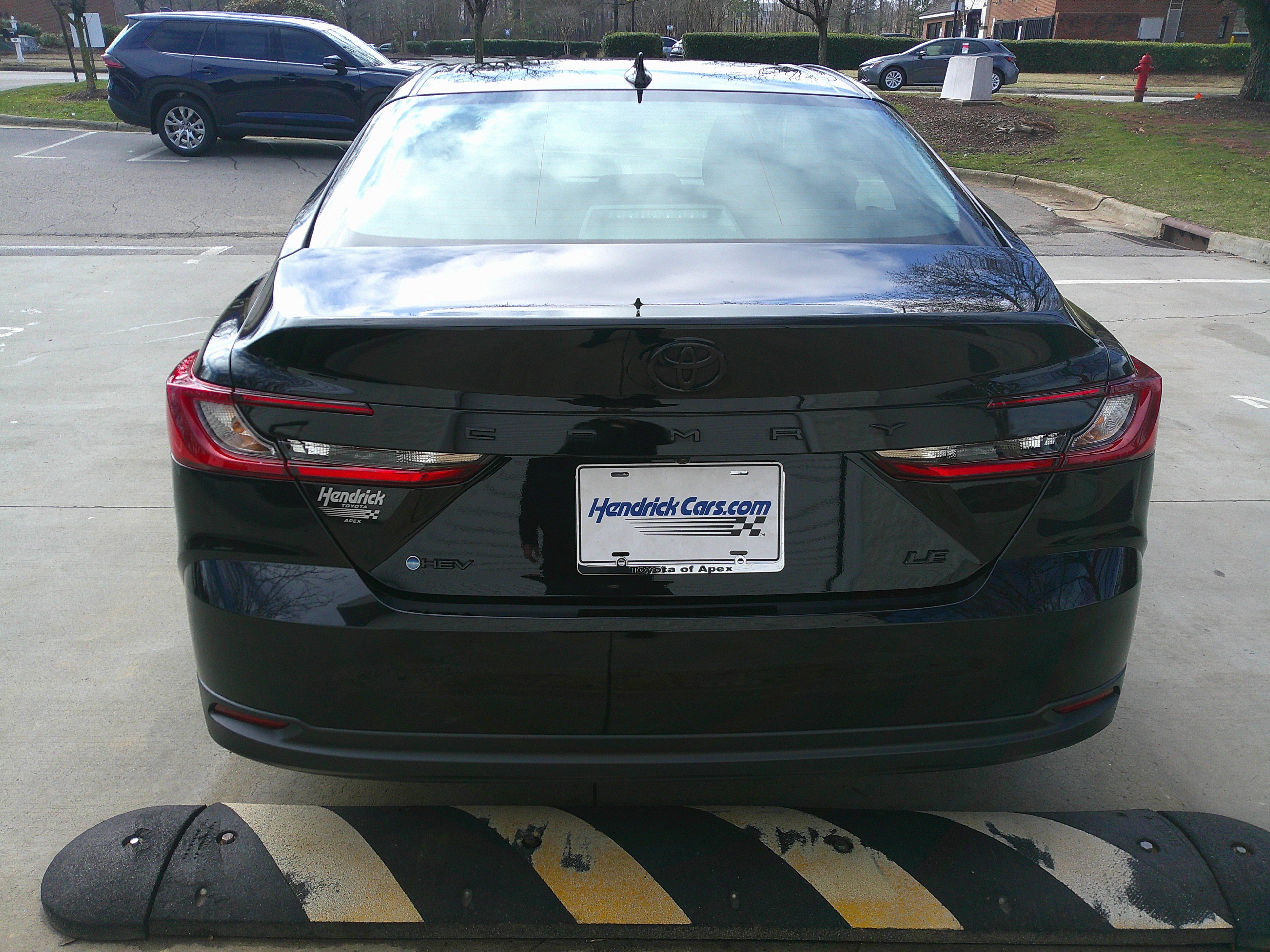 Used 2025 Toyota Camry LE image 10