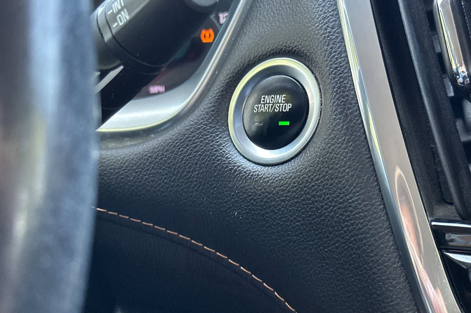 Used 2020 Chevrolet Traverse RS FWD image 26