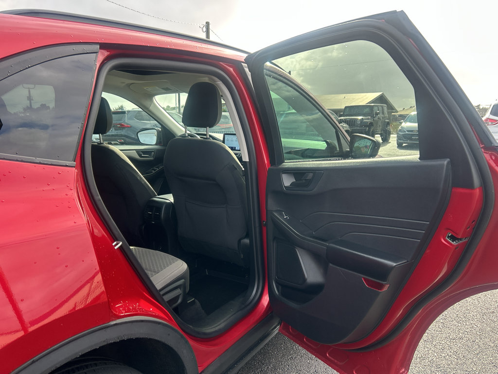 Used 2022 Ford Escape SE w/ SE Sport Appearance Package AWD/4WD image 30