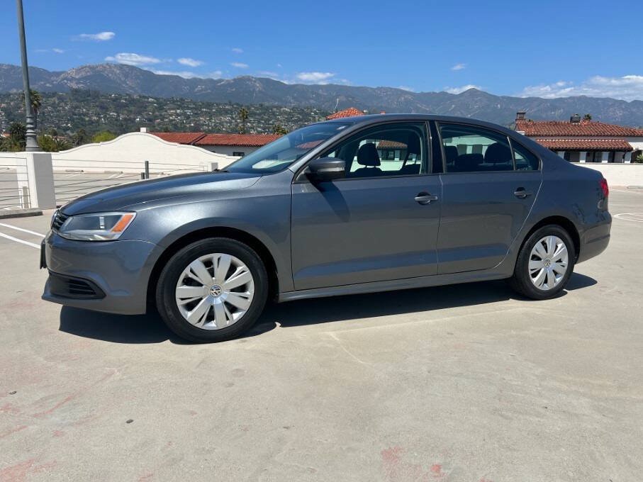 Used 2012 Volkswagen Jetta SE FWD image 2