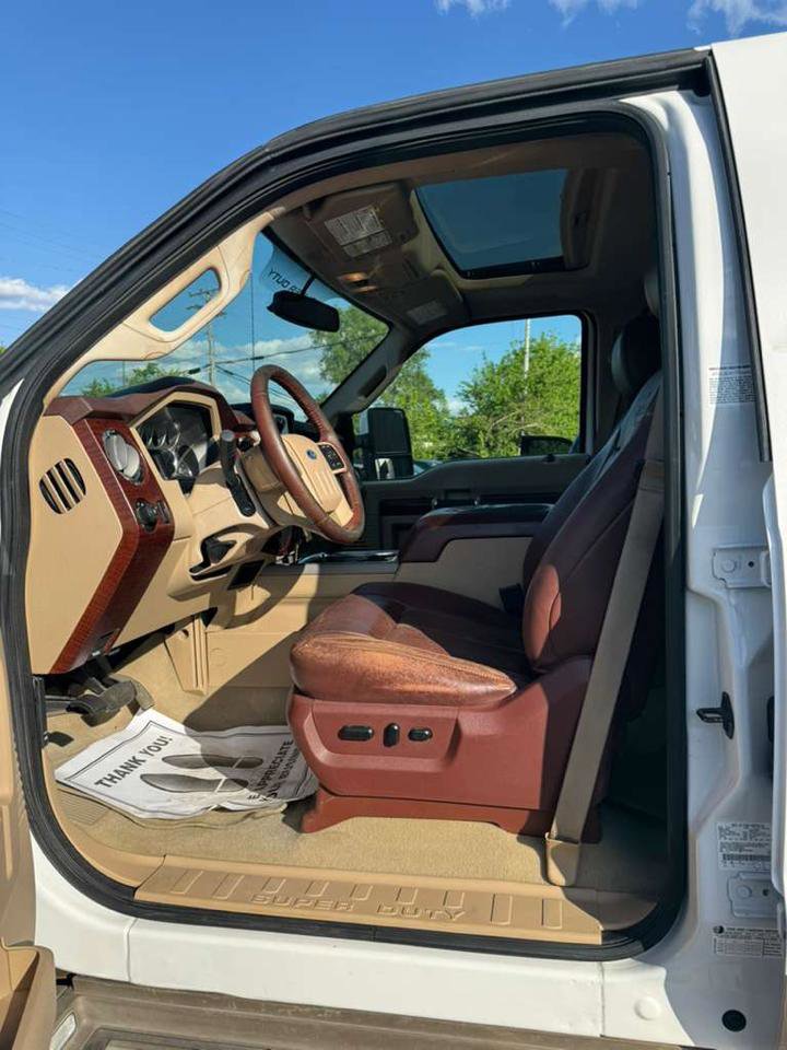 Used 2014 Ford F350 King Ranch w/ Snow Plow Prep Package AWD/4WD image 16