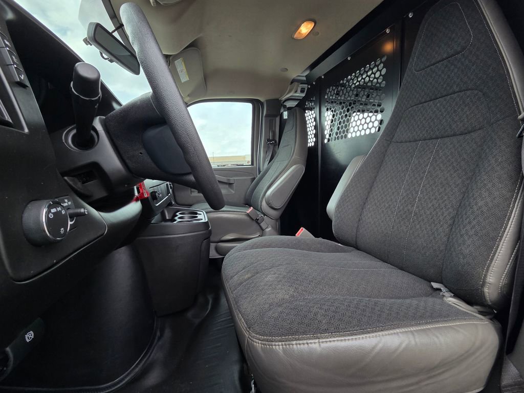 Used 2024 GMC Savana 2500 w/ Driver Convenience Package image 21