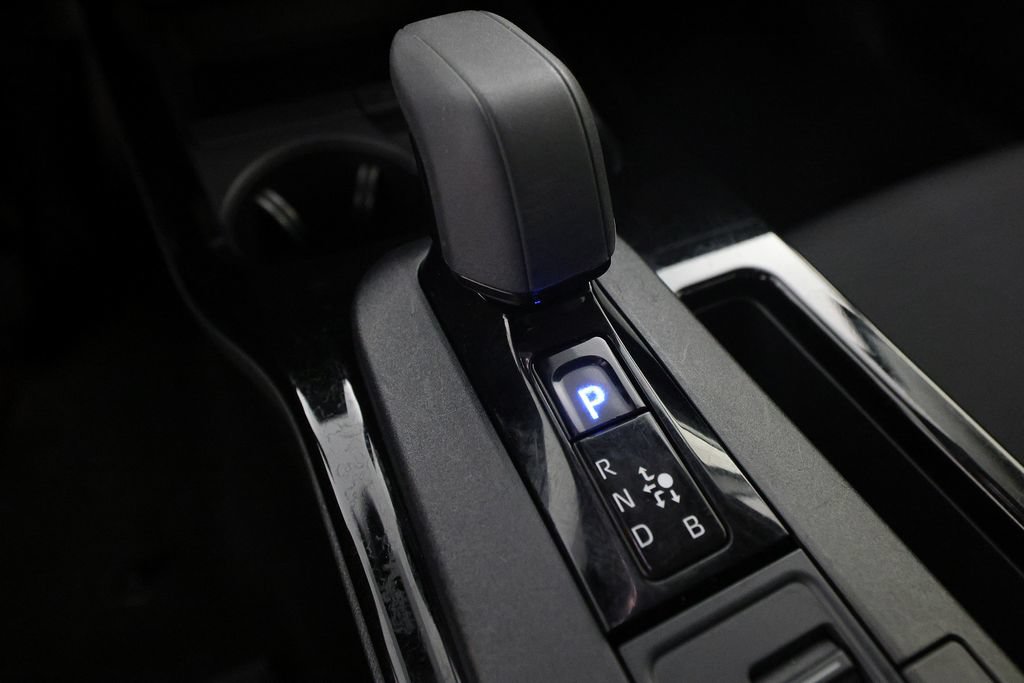 Used 2025 Toyota Prius LE FWD image 22