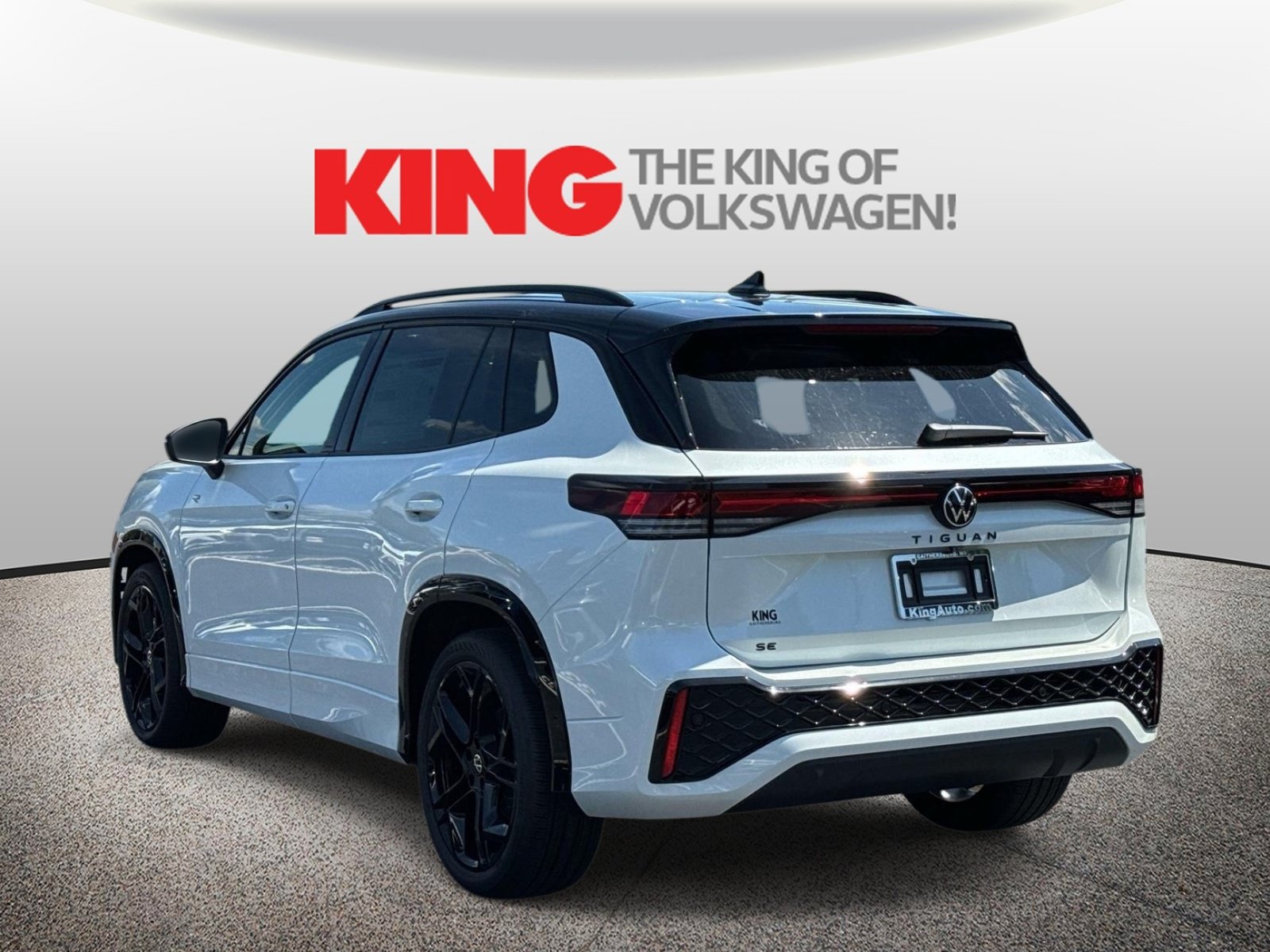 New 2026 Volkswagen Tiguan SE R-Line FWD image 4