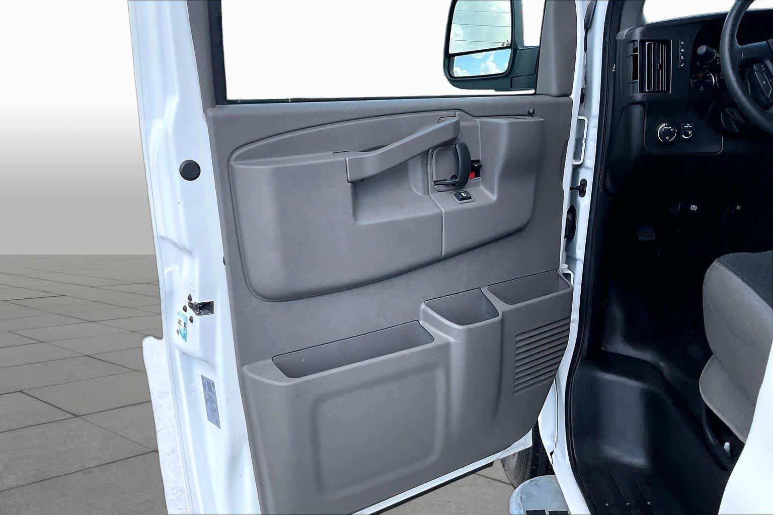 Certified 2025 GMC Savana 2500 w/ Driver Convenience Package RWD image 18