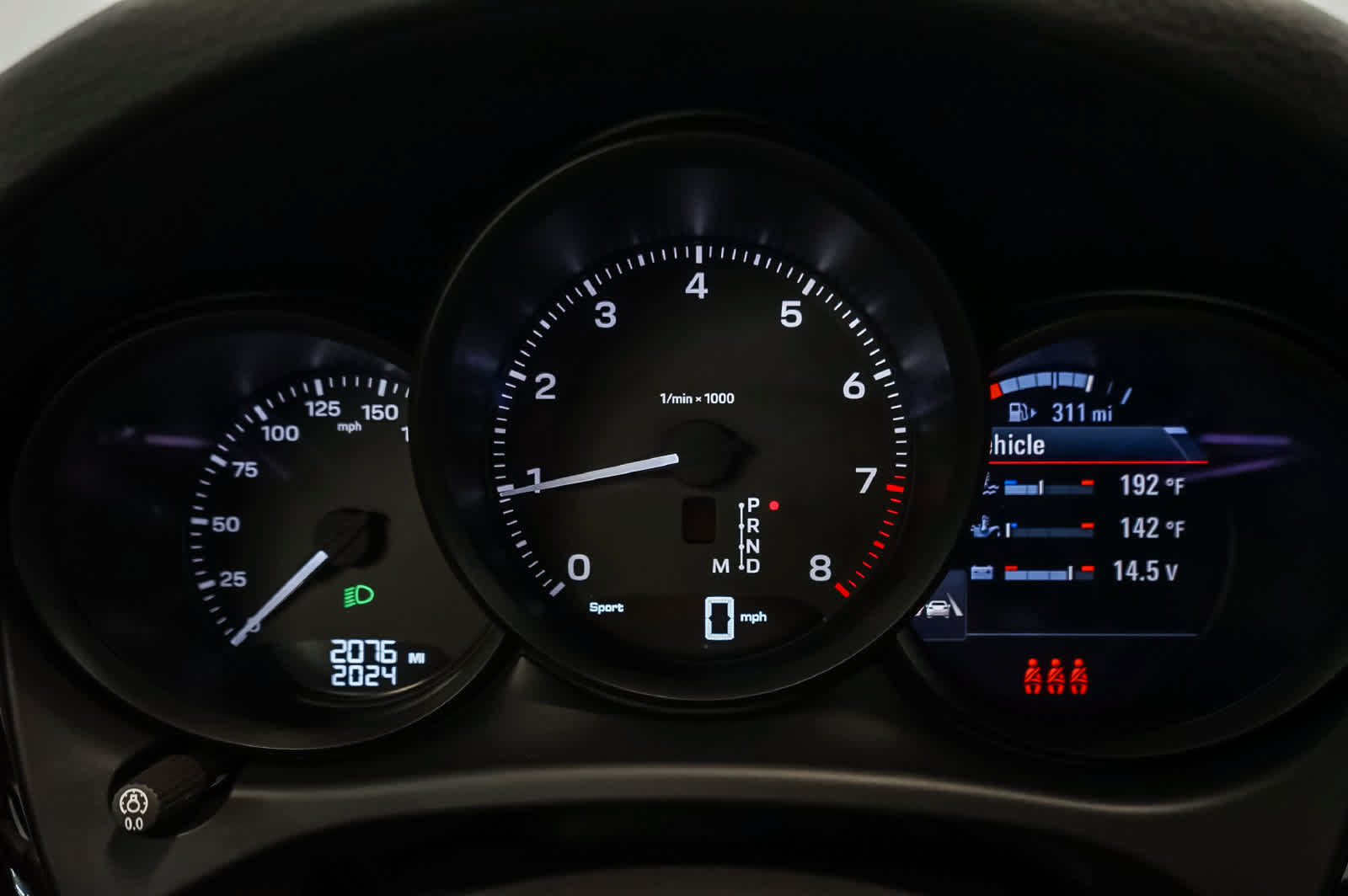 Certified 2026 Porsche Macan AWD/4WD image 28