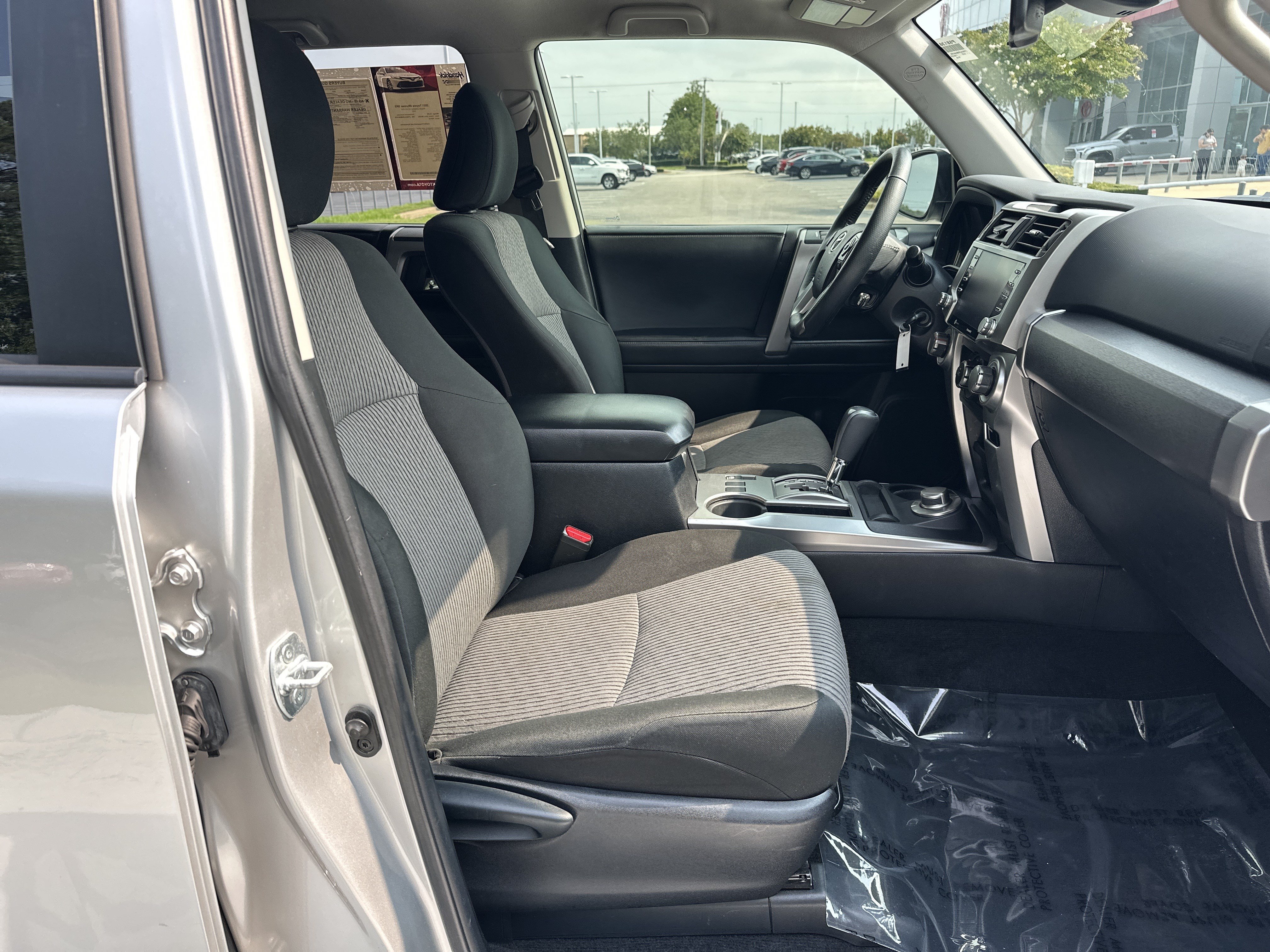 Used 2021 Toyota 4Runner SR5 AWD/4WD image 34