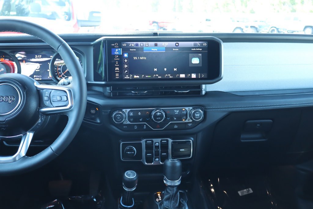 Certified 2026 Jeep Wrangler Unlimited Sahara AWD/4WD image 28