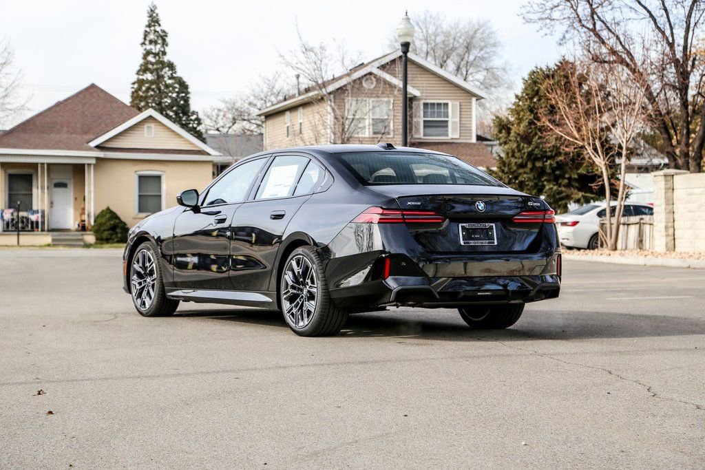 Used 2026 BMW 530i xDrive 530i xDrive w/ M Sport Package image 3