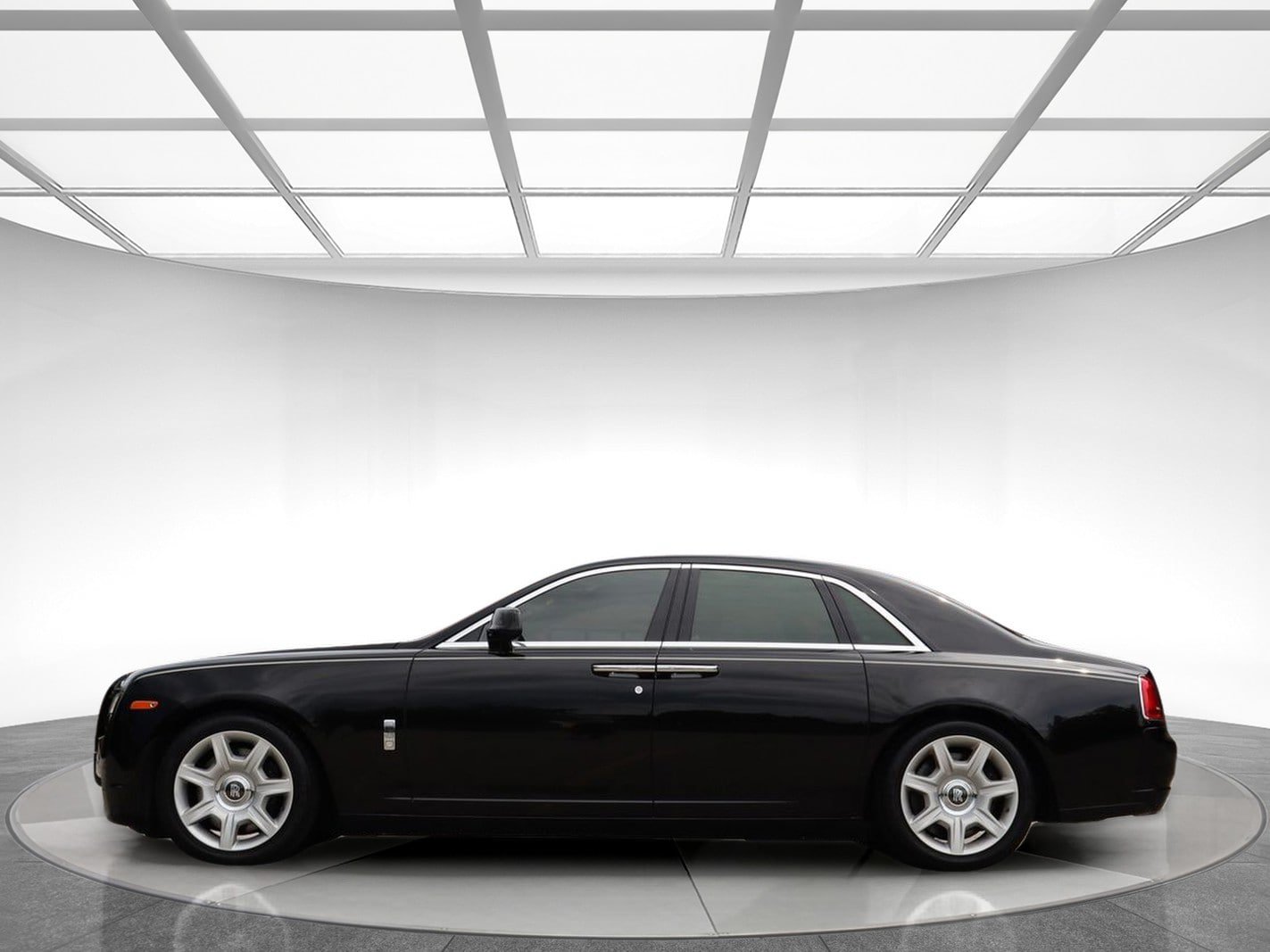 Used 2012 Rolls-Royce Ghost RWD image 4