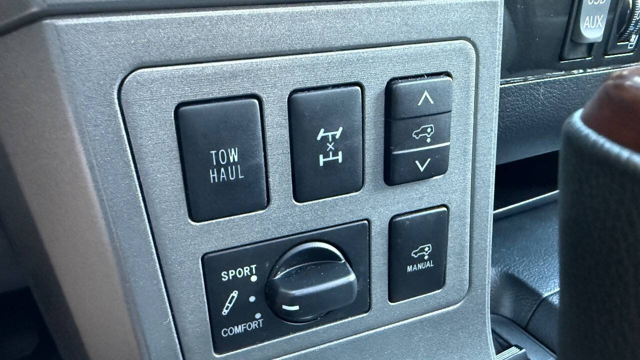 Used 2016 Toyota Sequoia Platinum AWD/4WD image 31