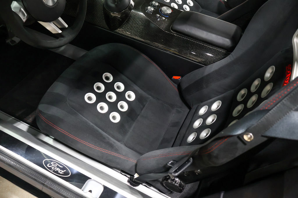 Used 2006 Ford GT RWD image 44