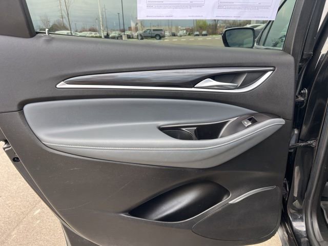 Used 2018 Buick Enclave Essence AWD/4WD image 18