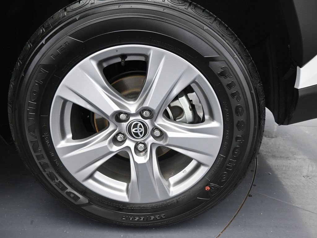 Used 2025 Toyota RAV4 LE image 46
