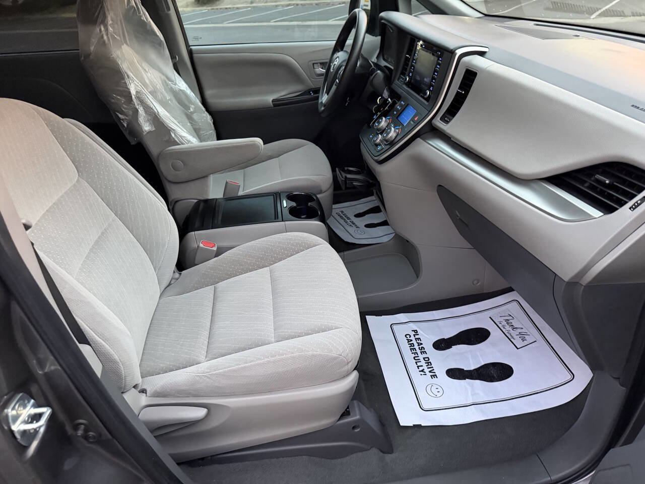 Used 2020 Toyota Sienna LE image 36