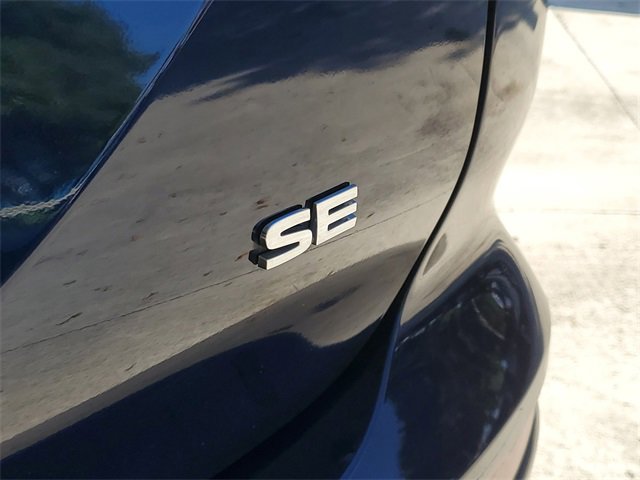 Used 2022 Mitsubishi Outlander SE image 10