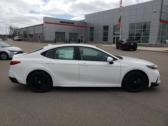 New 2026 Toyota Camry SE image 4