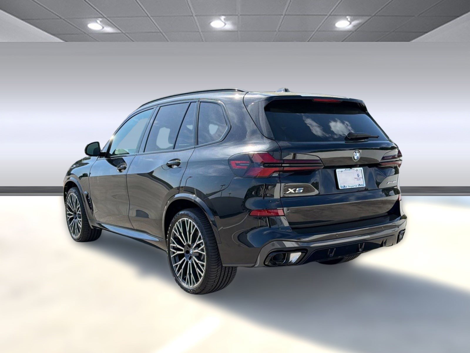 New 2026 BMW X5 xDrive40i w/ M Sport Package AWD/4WD image 3