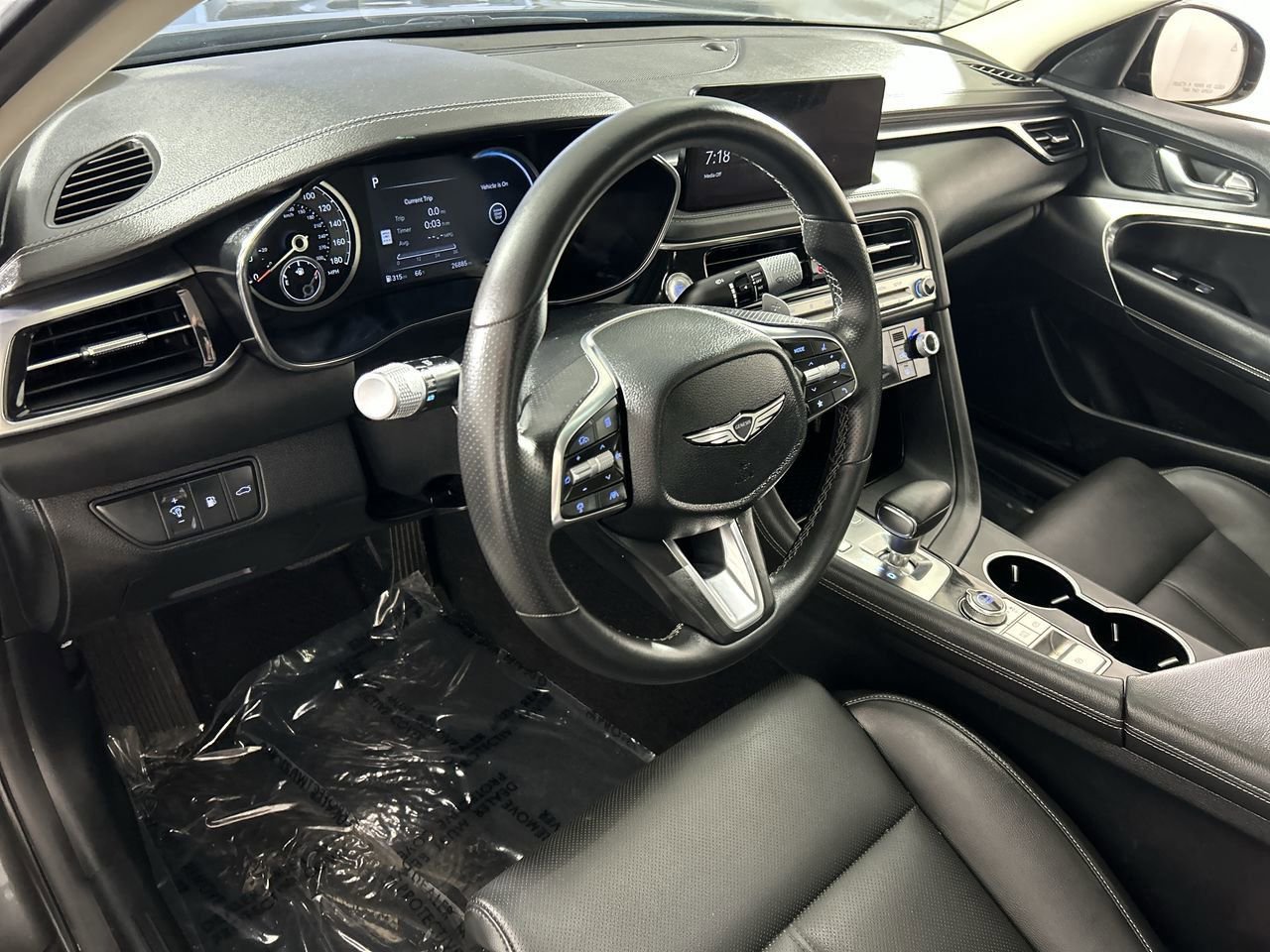 Used 2025 Genesis G70 2.5T image 11