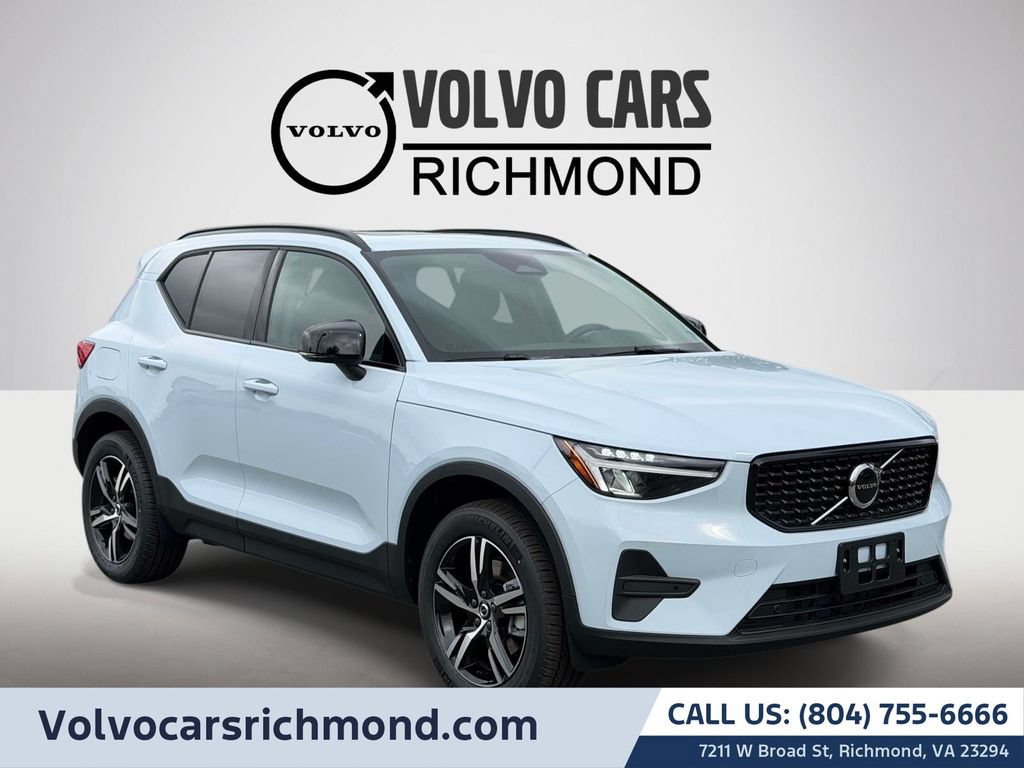 New 2026 Volvo XC40 B5 Core w/ Climate Package AWD/4WD image 1