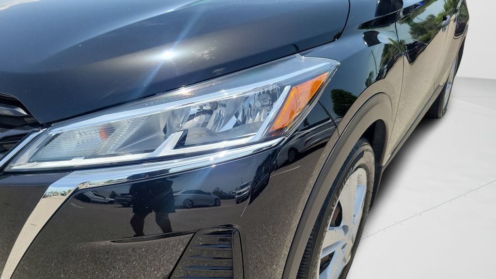 Used 2023 Nissan Kicks S FWD image 23