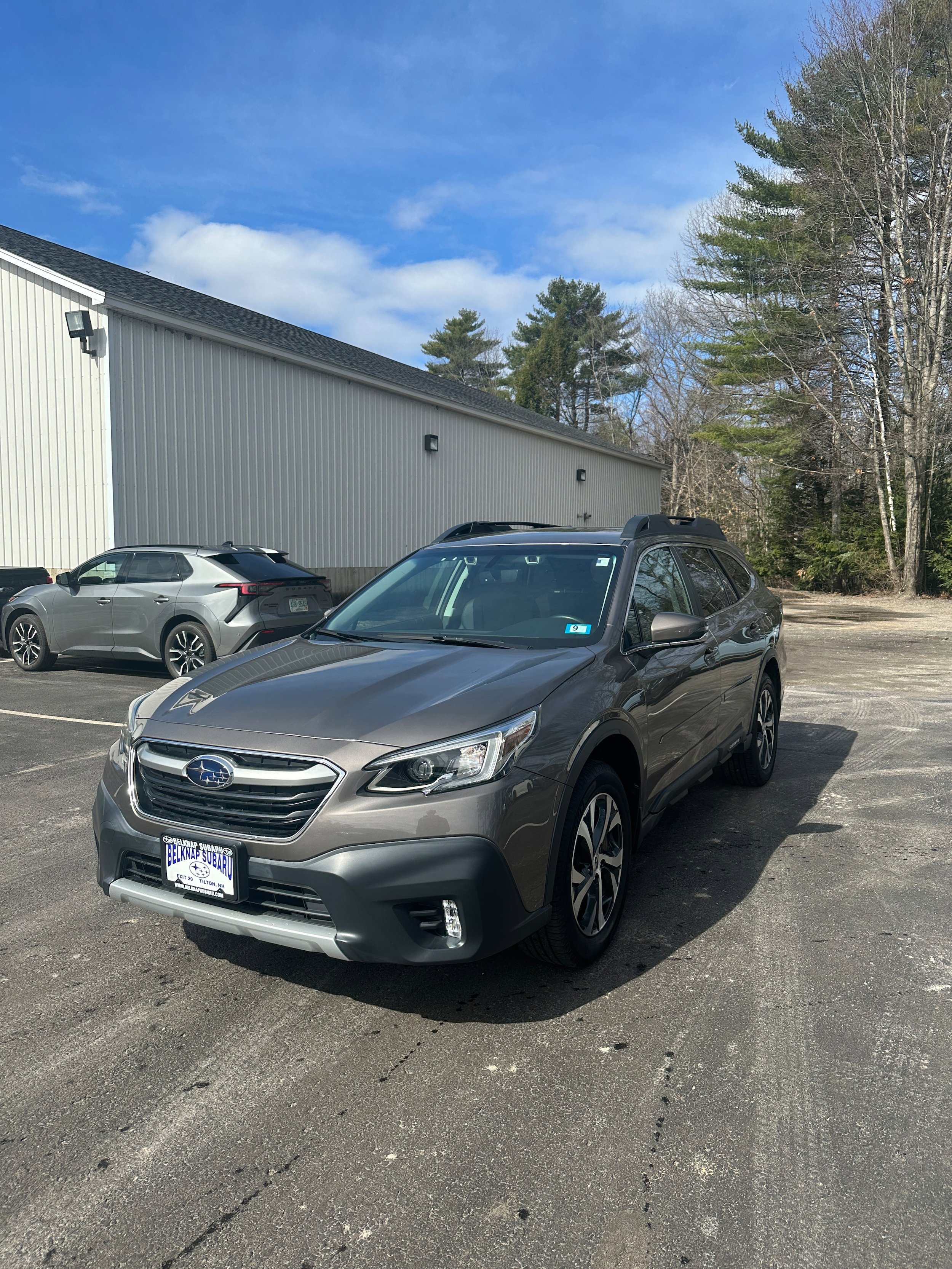 Used 2022 Subaru Outback Limited image 1