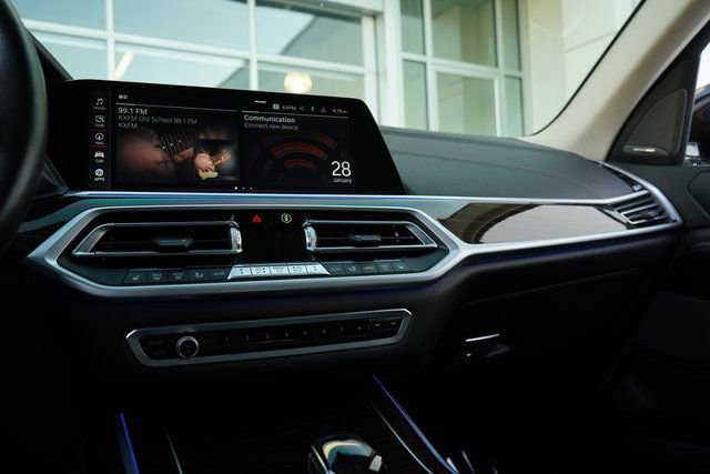 Used 2021 BMW X7 xDrive40i w/ Premium Package image 19