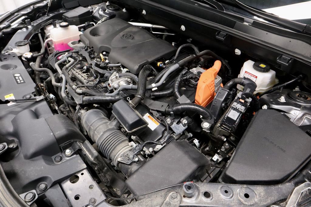 Used 2024 Toyota RAV4 LE AWD/4WD image 16