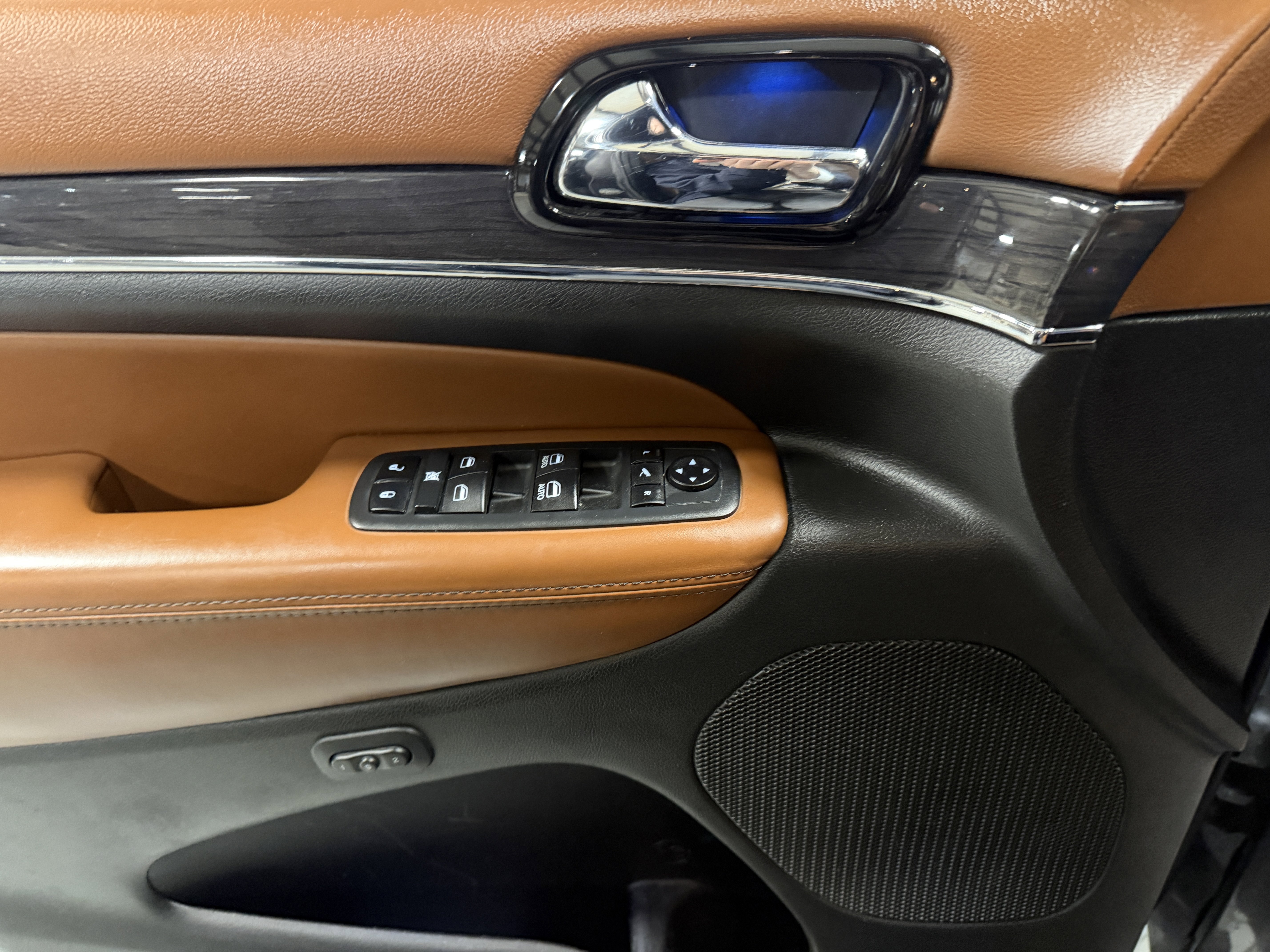 Used 2020 Jeep Grand Cherokee Overland image 24